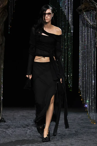 Look 18